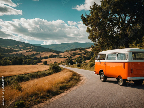 Exploração Retro: Van Clássica em uma Jornada Campestre photo
