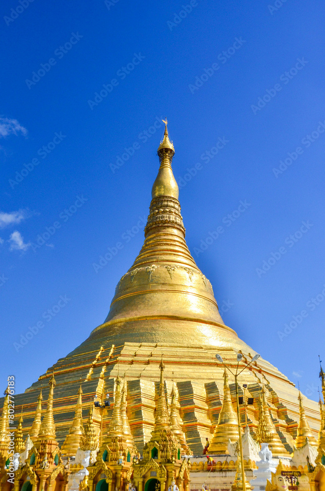 Fototapeta premium Golden Pagoda