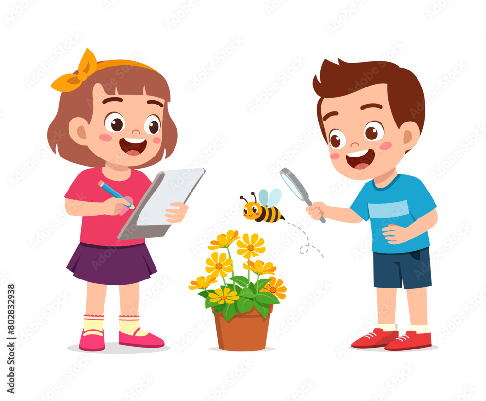little kid use magnifying glass to observe bee