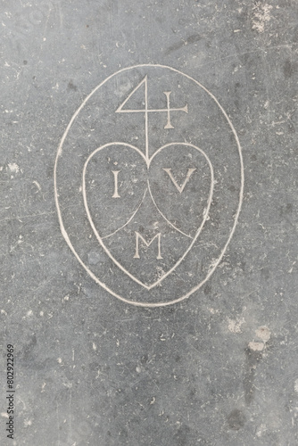 Symbol engraving on a floor slab of the Hooglandse Kerk in Leiden