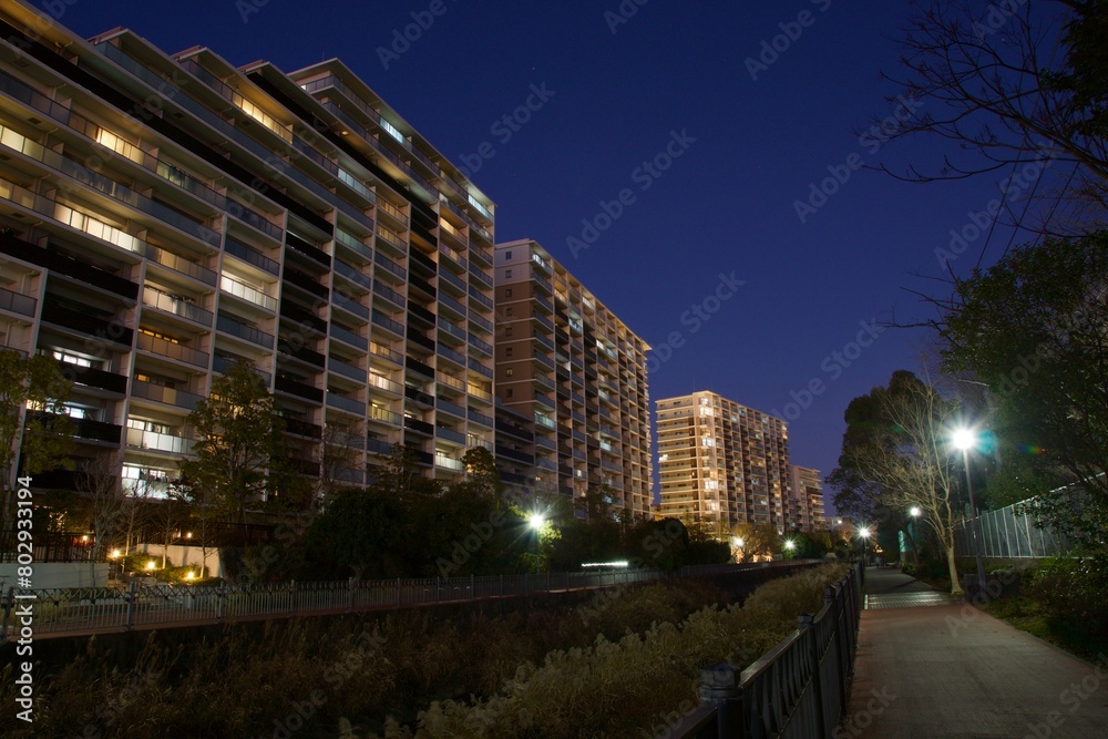 Fototapeta premium 神奈川県横浜市栄区本郷台の夕景 夜景