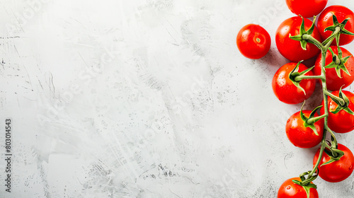 Frische Tomaten in einer modernen Küche photo