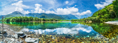 新緑が美しい夏の上高地　大正池と穂高連峰のパノラマ風景【長野県・松本市】　
Kamikochi in summer with beautiful fresh greenery. Panoramic view of Taisho Pond and the Hotaka mountain range - Nagano, Japan