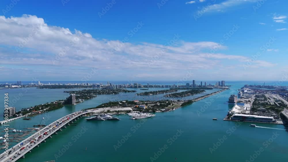 Stunning view of Miami Downtown showcasing serene waters, lush greenery and architectural marvels like Thousand Museum. Blend of natural beauty and urban sophistication Stunning view of Miami Downtown showcasing serene waters, lush greenery and architectural marvels like Thousand Museum. Blend of natural beauty and urban sophistication