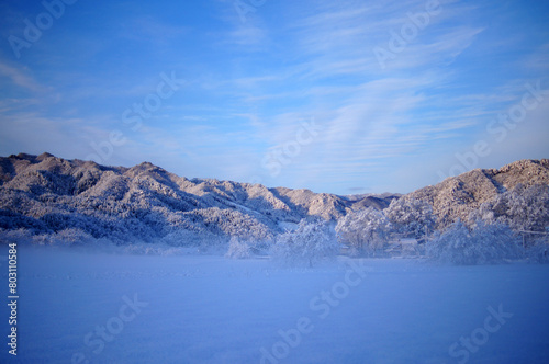 early morning winter mountains © マナブ サワダ