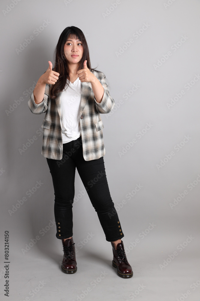 30s Asian woman