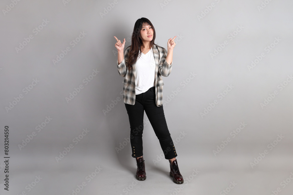 30s Asian woman