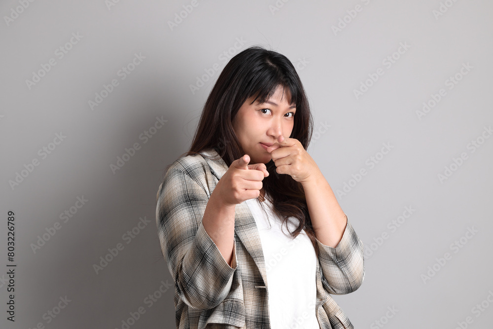 30s Asian woman 30s Asian woman