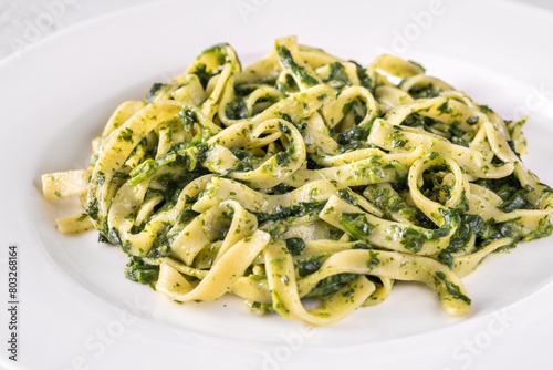 Creamy spinach pasta