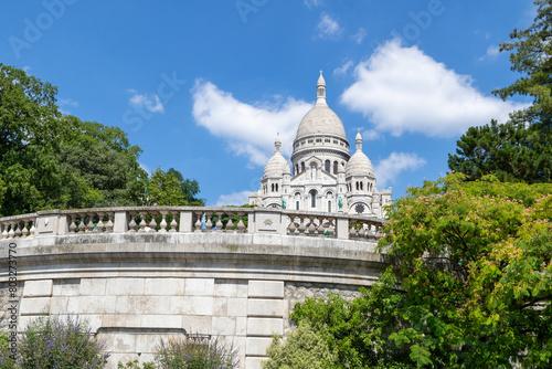 The Sacré-Cœur is a basilica on top of Montmartre hill (Paris, France). The temple, dedicated to the Sacred Heart of Jesus.  © MARIA ALBI