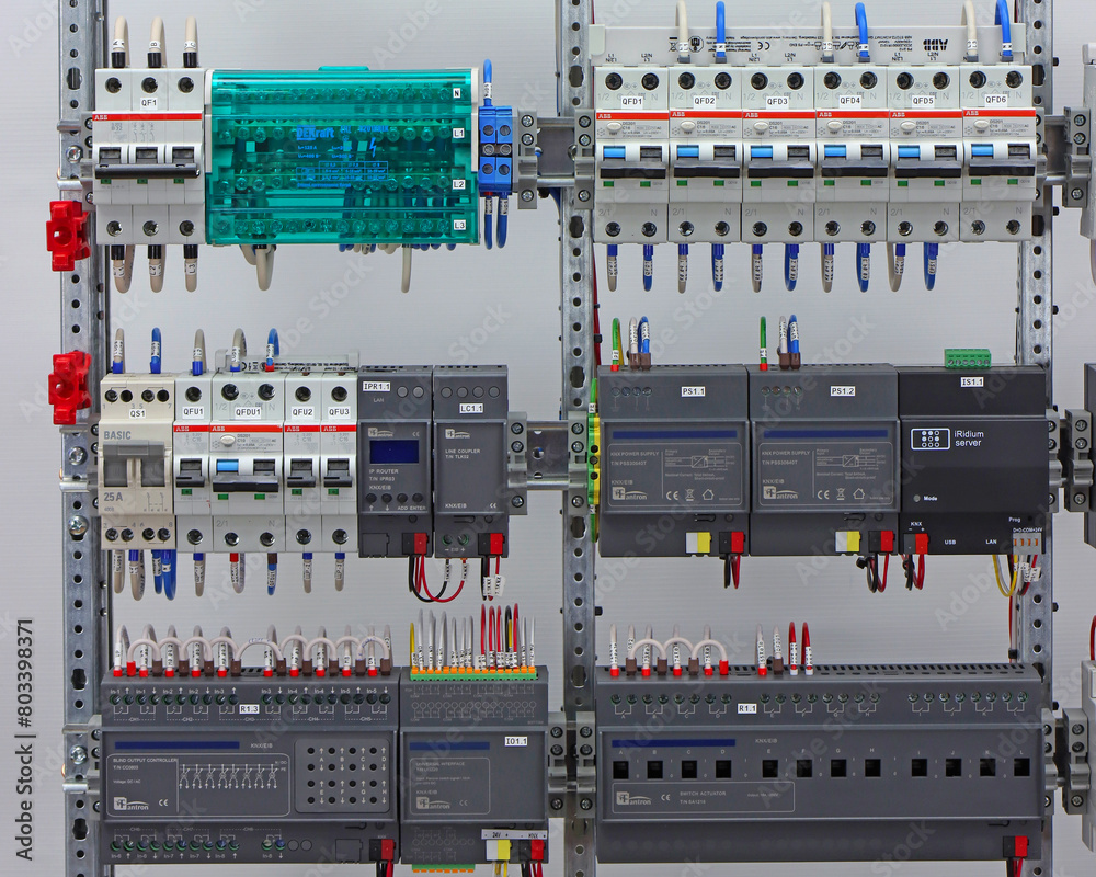 Foto de Electronic control modules for apartment automation are ...