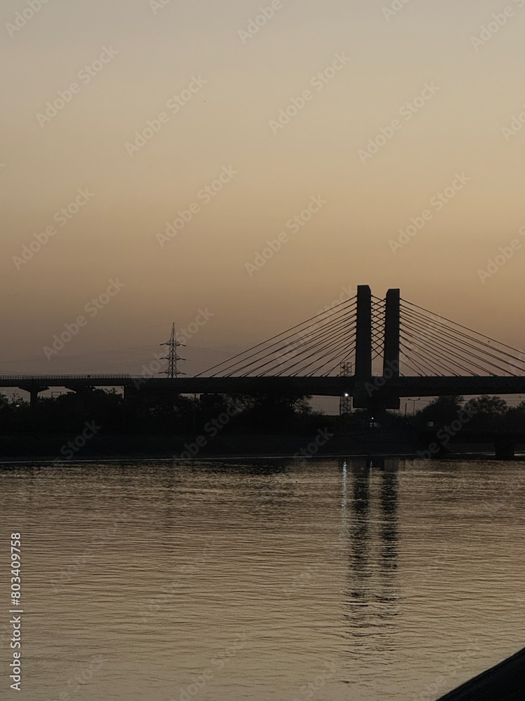 Obraz premium bridge at sunset