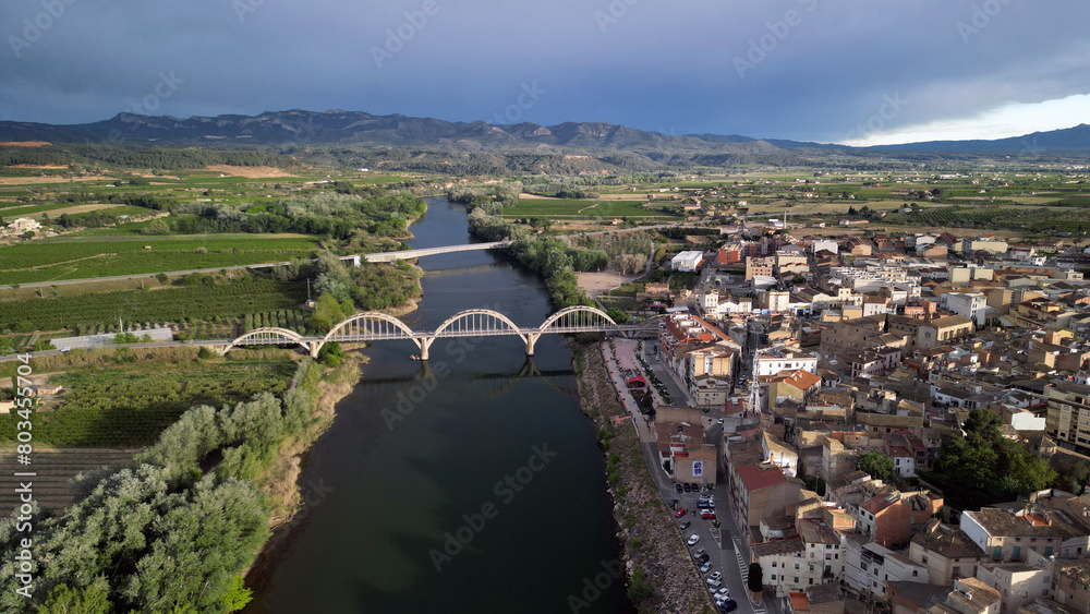 Obraz premium Mora de Ebro Rio Ebro Ribera de Ebro Tarragona España