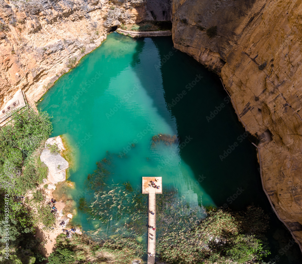 Ruta del Charco Azul (en Chulilla - Valencia), a vista de drone.