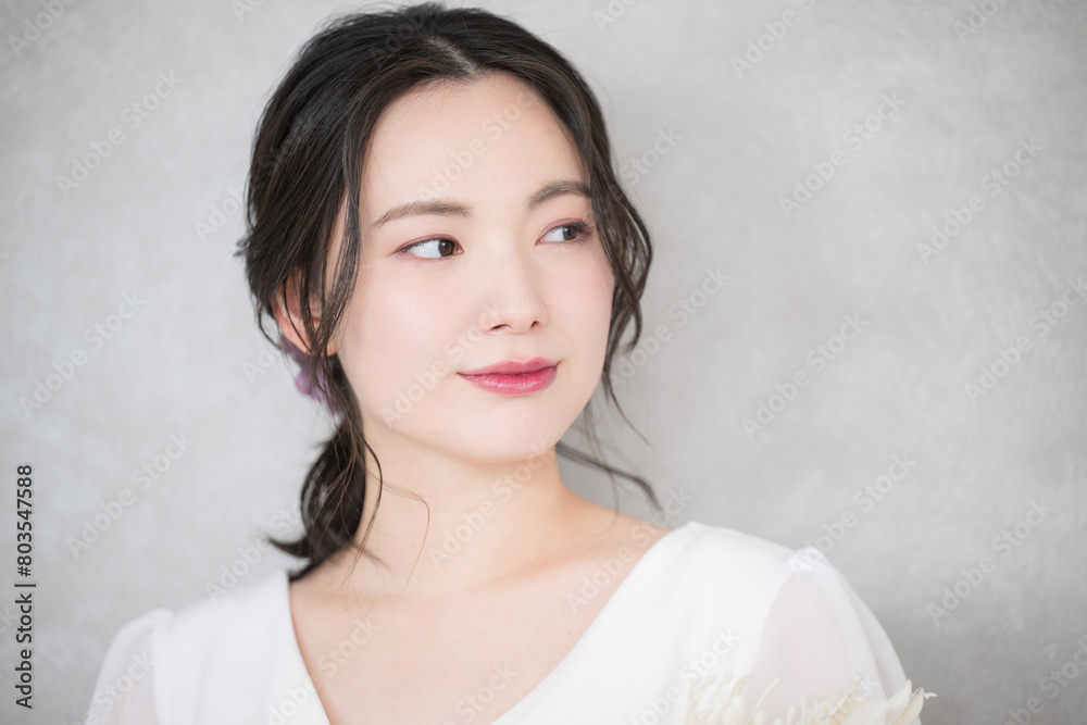 ラグジュアリーな美しい女性のクローズアップ 美容やビューティーイメージ アンニュイな表情 ラグジュアリーな美しい女性のクローズアップ 美容やビューティーイメージ アンニュイな表情