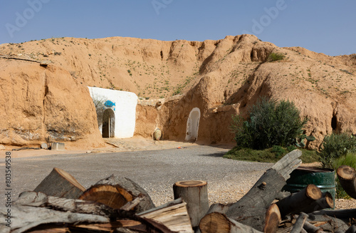 Obraz na plátně Dwelling of people, representatives of troglodyte tribe east of Sahara Desert