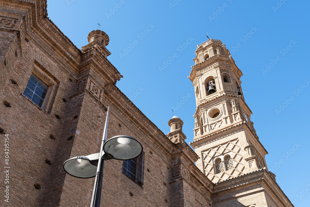 Obraz premium Lamppost and San Miguel Parish. Corella, Navarra