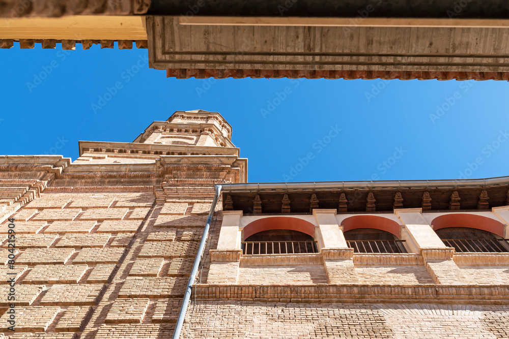 Obraz premium San Miguel Parish Facade. Corella, Navarra. Upward view