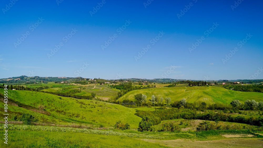 Panorama delle colline e delle balze vicino al borgo medievale fortificato di Certaldo.Provincia di Firenze,Toscna,Italia