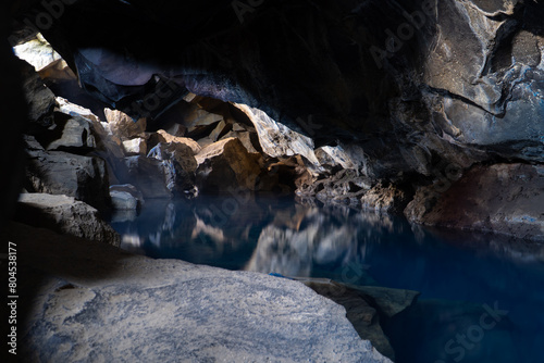 Grotte souterraine en Islande photo