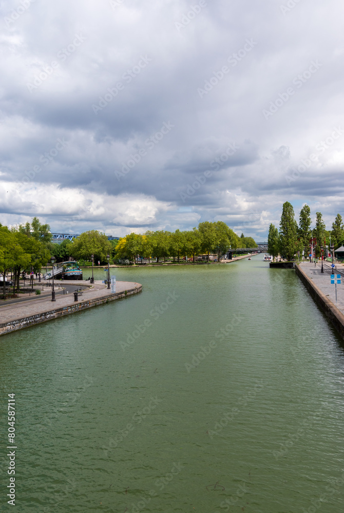 Naklejka premium Le canal de l'Ourcq et le canal Saint-Denis, La Villette, 19ème arrondissement, Paris, France