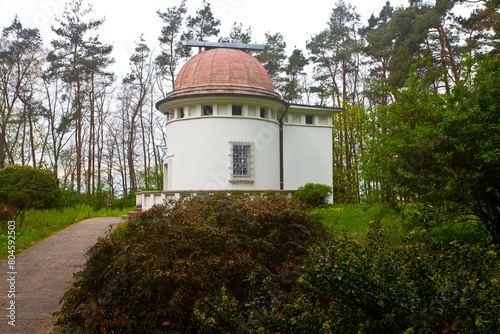 Przepiękne ogrody w obserwatorium, Piwnice koło Torunia, Polska