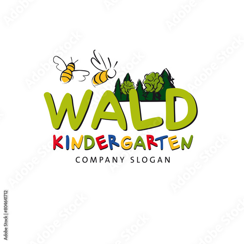 Waldkindergarten Logo Bienen mit Wald, Kinder erleben Natur
