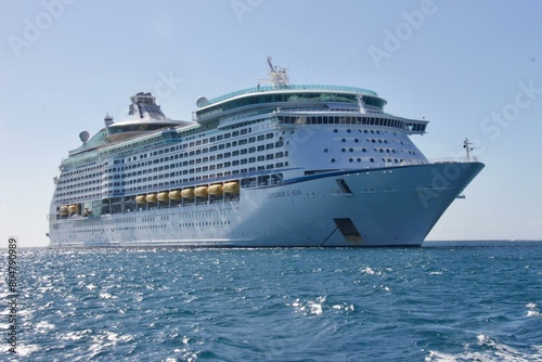 cruise ship in the sea © MuhammadArshad