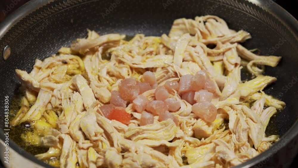 The making process of the special Chinese golden soup shredded chicken and scallop rice bowl The making process of the special Chinese golden soup shredded chicken and scallop rice bowl