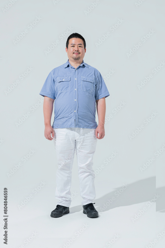 大柄な日本人男性,白背景 大柄な日本人男性,白背景
