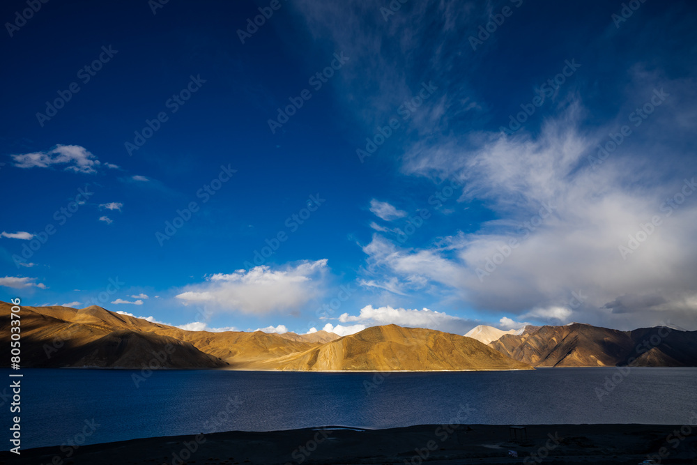 Obraz premium Pangong Lake in the Himalayas, a turquoise lake of Leh, Ladakh in India.