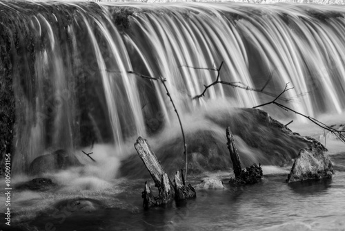 Pequeño salto de agua