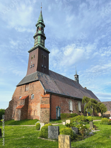 Kirche von Tating auf Eiderstedt in Schleswig-Holstein 