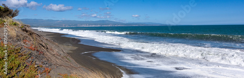 El océano pacifico frente a la localidad de Chanco, Chile
