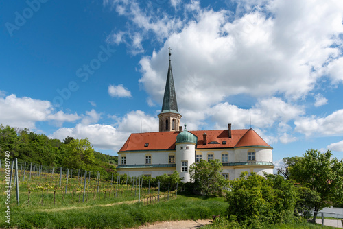 Obraz na płótnie Pfarrkirche St.Michael in Gumpoldskirchen in Austria w salonie