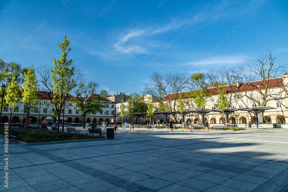 Odremontowany Stary Rynek w Łodzi. Odremontowany Stary Rynek w Łodzi.