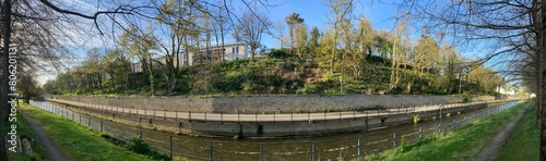 Le long de l'Odet à Quimper en Bretagne Cornouailles Finistère France	 photo