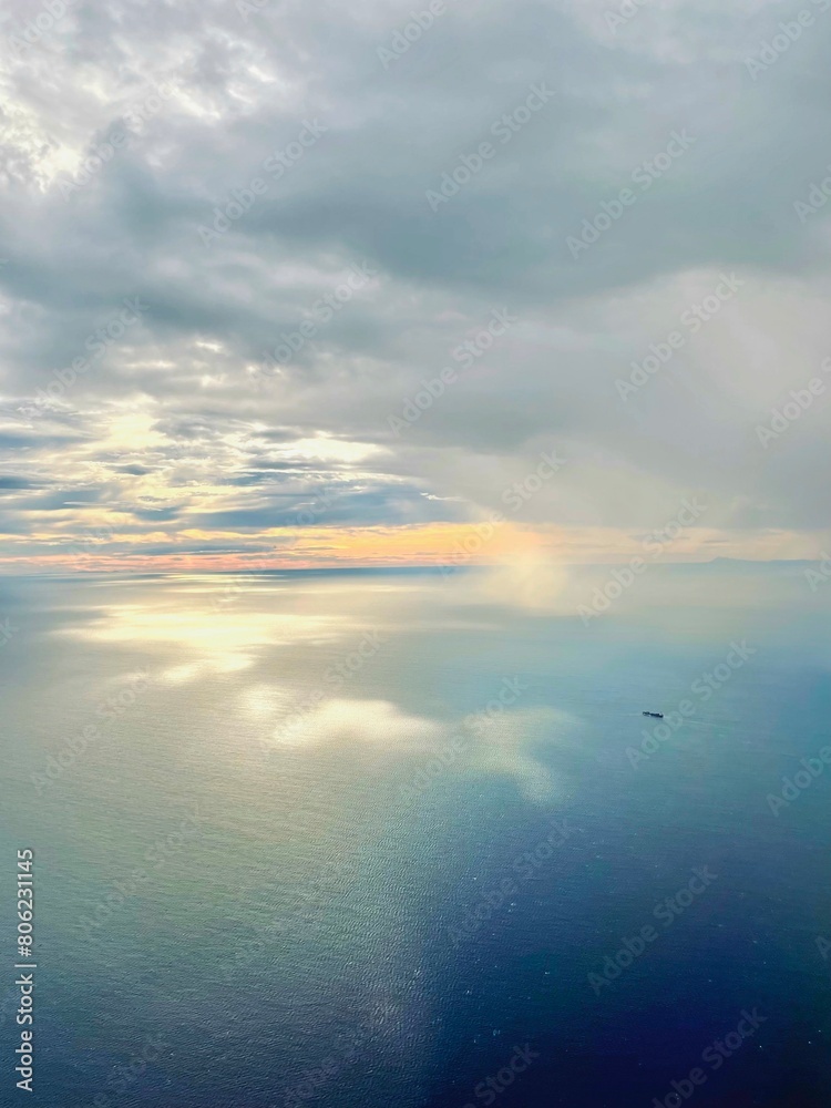 Vista del mar desde un avión