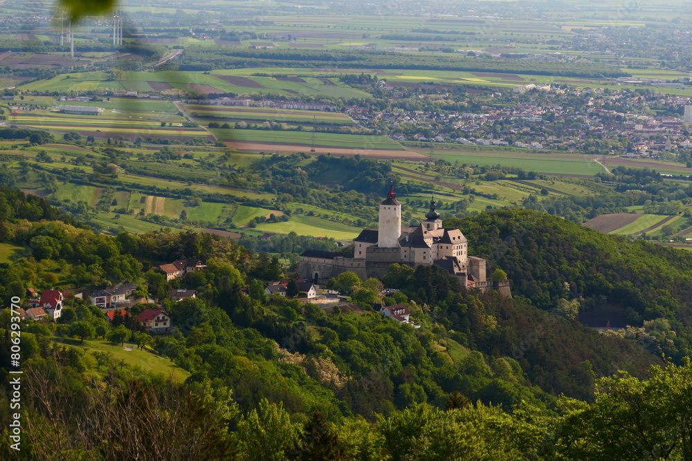 Rosaliengebirge, mit Blick auf Forchtenstein und ins Burgenlanad
