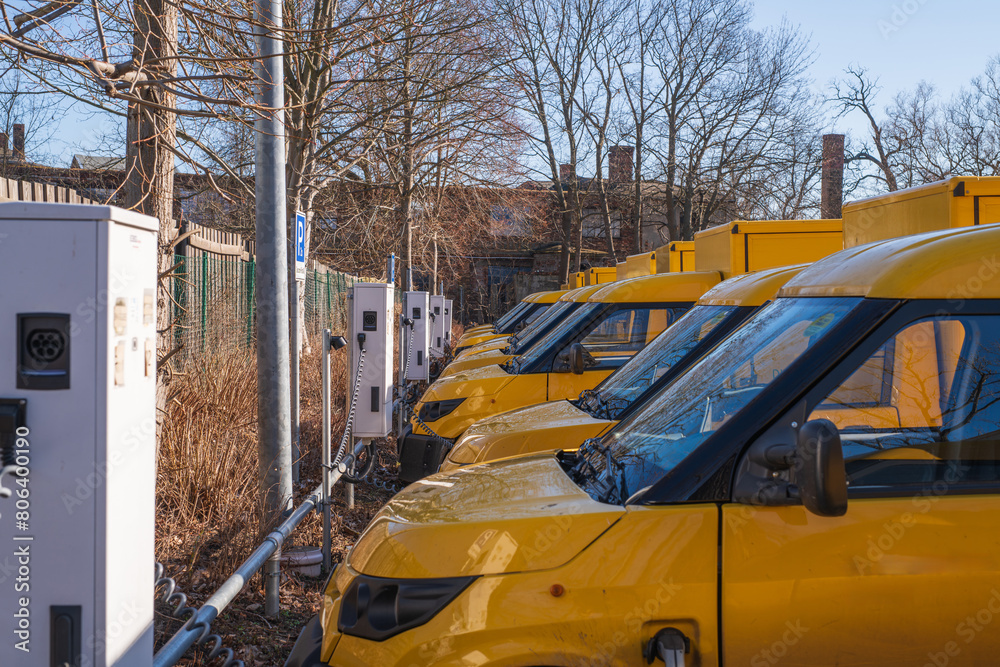 Elektroautos beim laden der Batterien