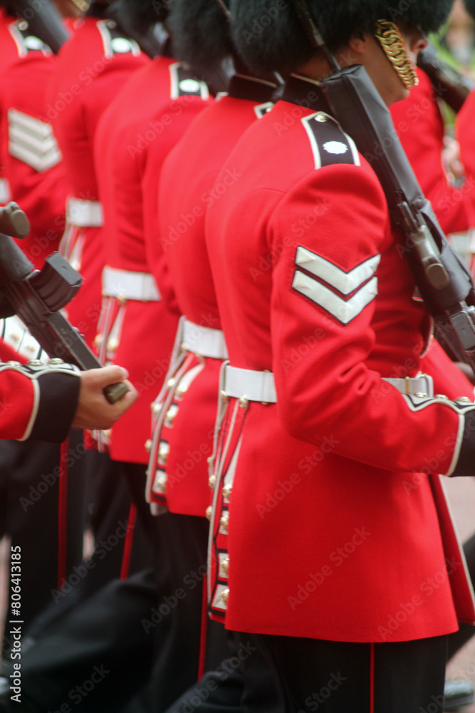 soldiers in uniform soldiers in uniform