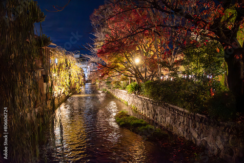 Gion,The district was built to accommodate the needs of travellers and visitors to the shrine.It eventually evolved to become one of the most exclusive and well-known geisha districts in all of Japan photo