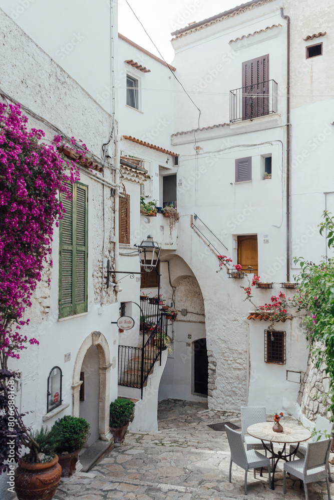 Obraz premium Cute cozy corner in the old town. Sperlonga, Lazio, Italy. 