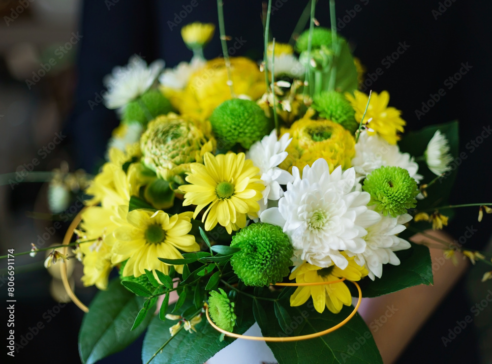 Naklejka premium nice bouquet in the hands