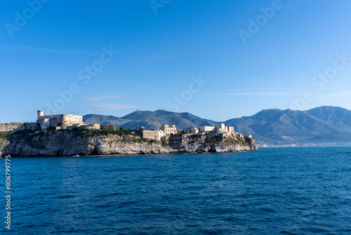 Il centro storico di Gaeta visto dal mare