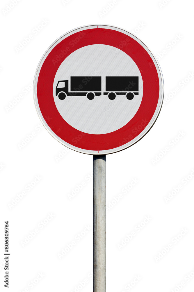 Verkehrsschild Durchfahrt für Lkw-Gespanne verboten isoliert mit Transparenz Verkehrsschild Durchfahrt für Lkw-Gespanne verboten isoliert mit Transparenz