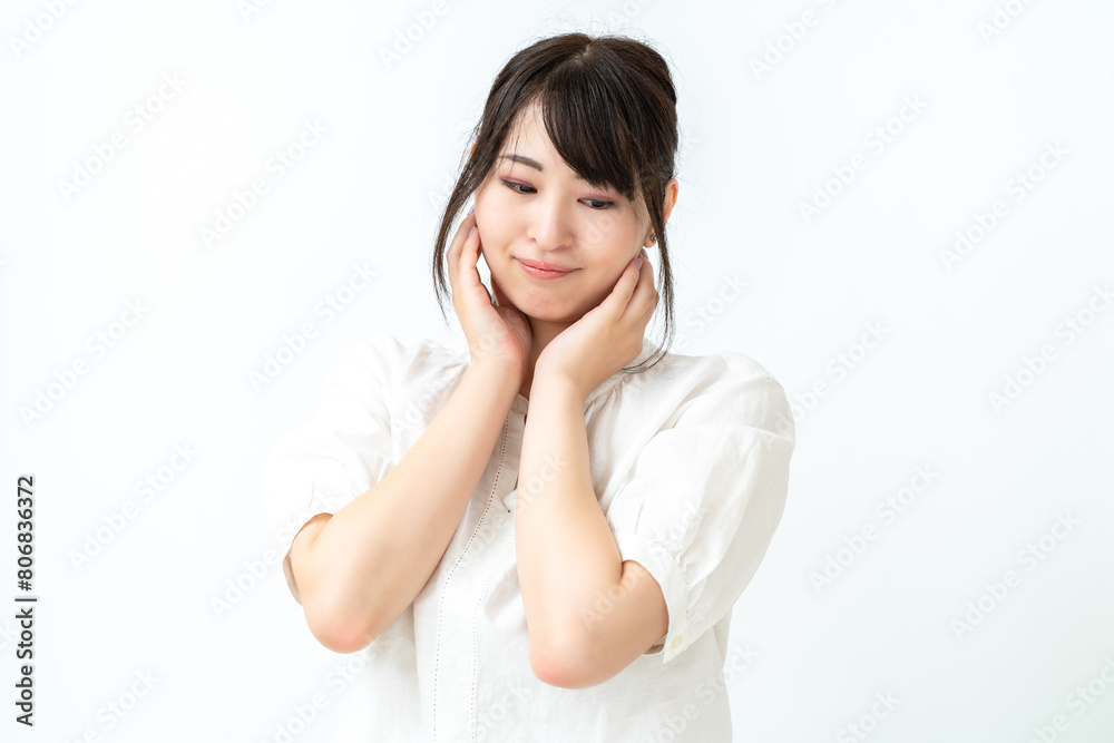 自宅でくつろぐ女性 自宅でくつろぐ女性