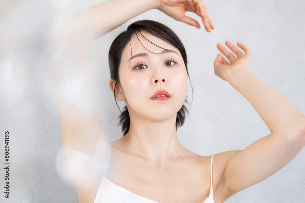 Woman with a beautiful ennui expression in a white dress Beauty/beauty beautiful beautiful beautiful image whitening, gloss, skin care Looking at the camera Woman with a beautiful ennui expression in a white dress Beauty/beauty beautiful beautiful beautiful image whitening, gloss, skin care Looking at the camera