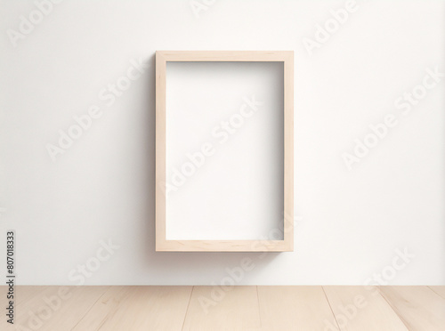Moderner brauner Naturholzrahmen isoliert auf transparentem Hintergrund. Dünnes Porträt-vertikales Rechteck-Holzrahmenmodell für Poster, Foto, Bild, Bild, Wandkunstmodell