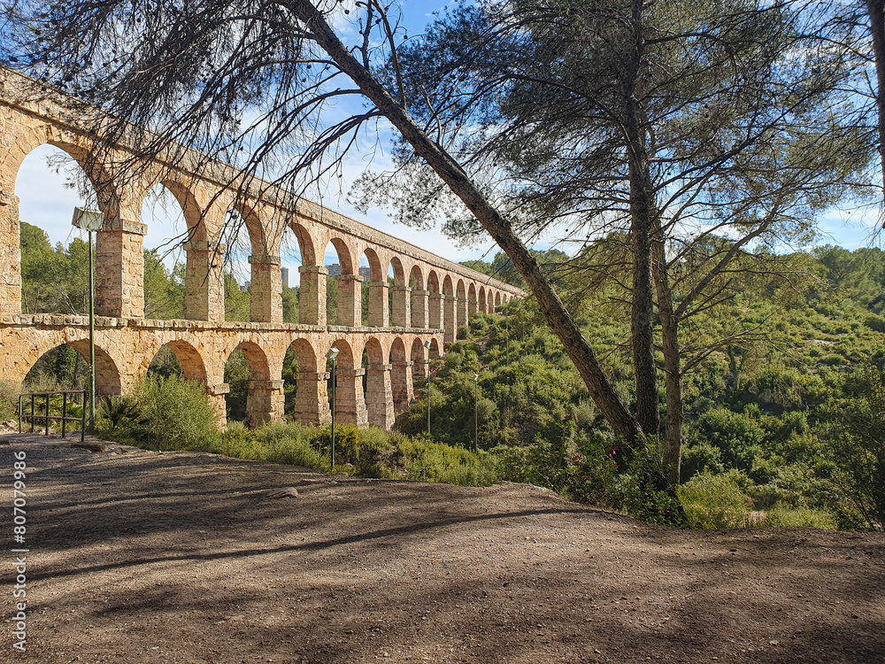 Tarragona - Acueducto de Ferreres o Puente del Diablo y entorno